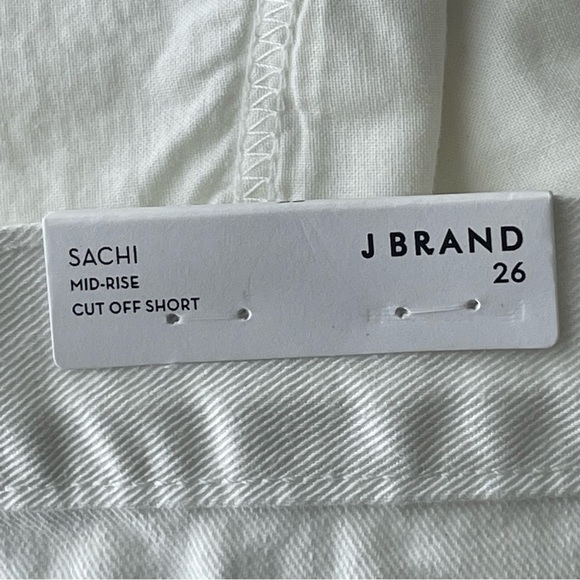 J. BRAND NWT SACHI MID-RISE CUTT OF DENIM JEAN SHORTS IN WHITE 26 29 - Picture 11 of 15